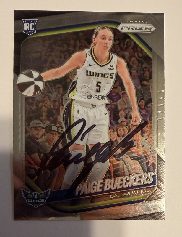 Paige Bueckers Autographed Card 