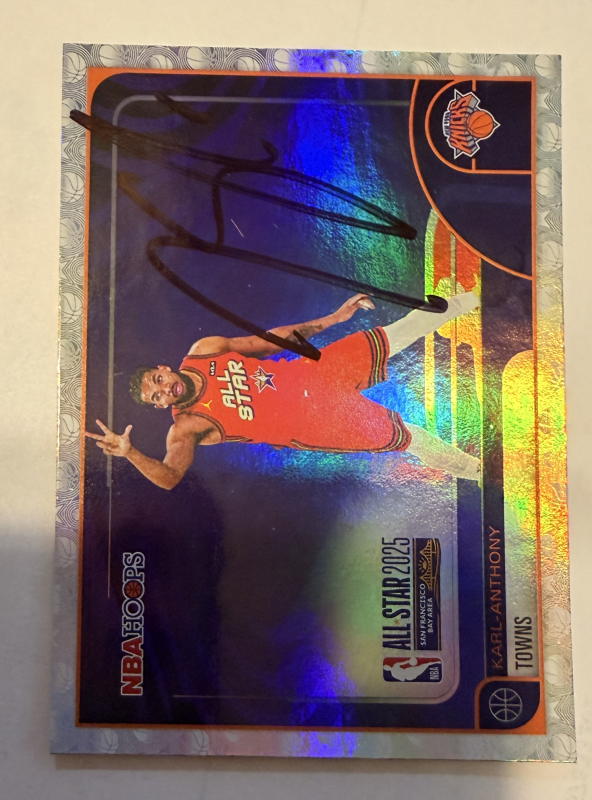 Karl-Anthony Towns Autographed CARD